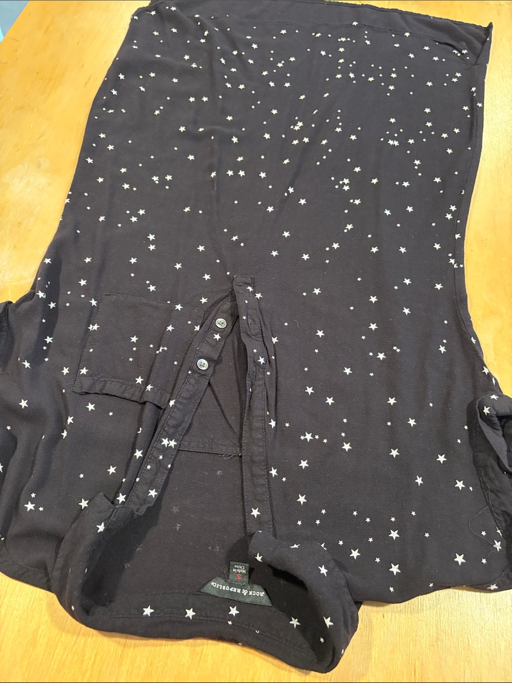 Rock & Republic ~ Jet Black Star-Print Women's Long Blouse